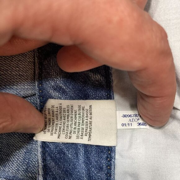 AEO American Eagle Cutoff Denim Distressed Shorts Size 4 - Picture 5 of 16